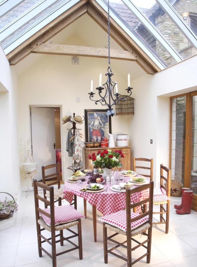 Fosse Farmhouse Holiday Cottages Chippenham  Exterior foto